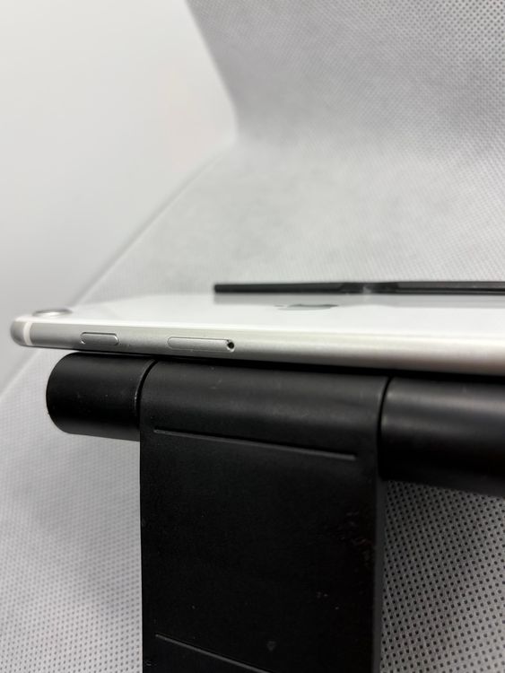 ���ϥԥͥ��ͥå� SIM�ե꡼ iPhoneSE ��2���� 64GB �ۥ磻��