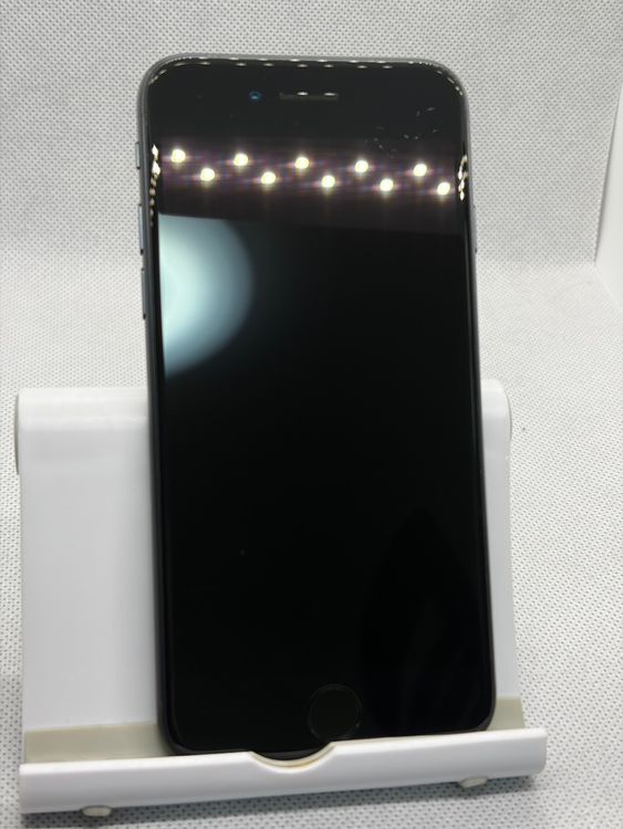 ���Хåƥ꡼93% SIM�ե꡼ iPhoneSE ��3���� 128GB �ߥåɥʥ���