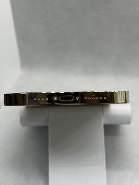 ���Хåƥ꡼82% SIM�ե꡼ iPhone13ProMax 128GB �������