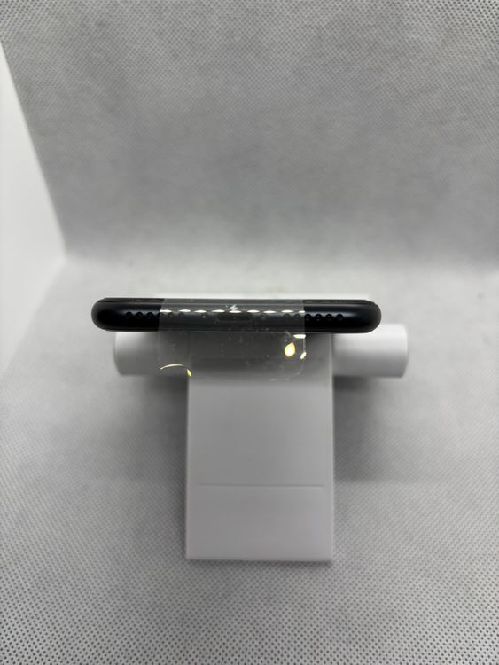 ������̤���� SIM�ե꡼ iPhoneSE ��3���� 64GB �ߥåɥʥ���