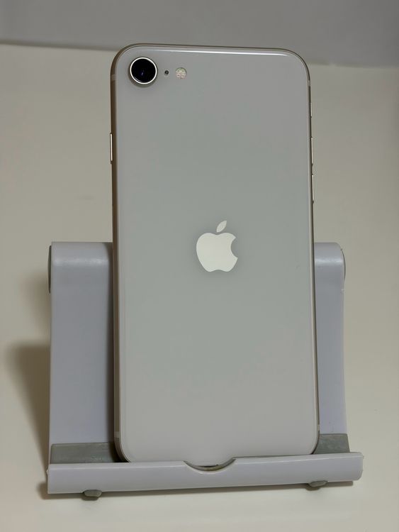 ���Хåƥ꡼82% SIM�ե꡼ iPhoneSE ��3���� 64GB �������饤��