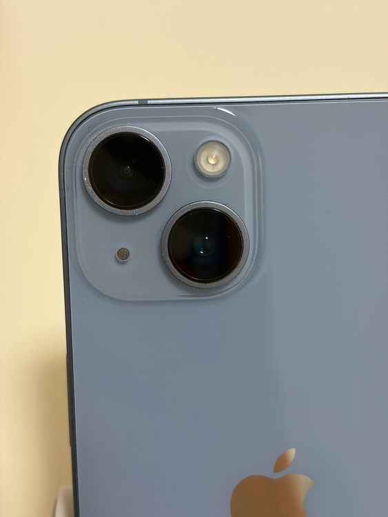 ���Хåƥ꡼82% SIM�ե꡼ iPhone14 256GB �֥롼