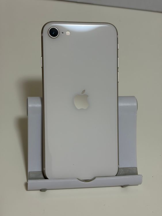 ���Хåƥ꡼83% Ķ���� SIM�ե꡼ iPhoneSE ��3���� 64GB �������饤��