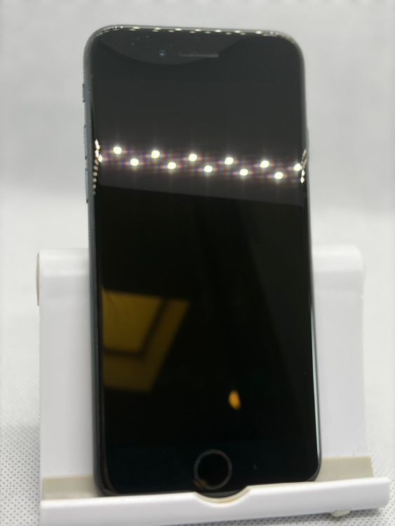 ��Ķ���� SIM�ե꡼ iPhoneSE ��3���� 64GB �ߥåɥʥ��� �Хåƥ꡼83%