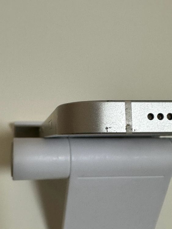 ���Хåƥ꡼80% SIM�ե꡼ iPhone13 128GB �������饤��