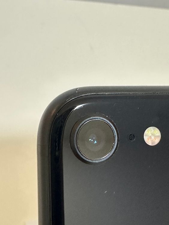 ���Хåƥ꡼86% SIM�ե꡼ iPhoneSE ��3���� 128GB �ߥåɥʥ���