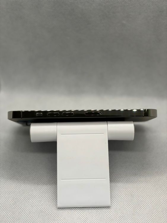 ���Хåƥ꡼84% Ķ���� SIM�ե꡼ iPhone13Pro 256GB ����ե�����