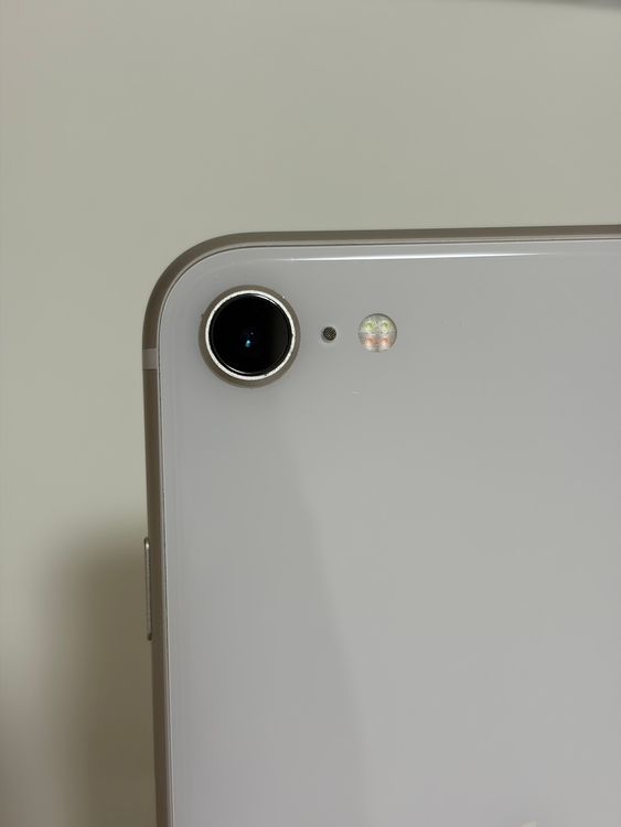���Хåƥ꡼86% SIM�ե꡼ iPhoneSE ��3���� 64GB �������饤��