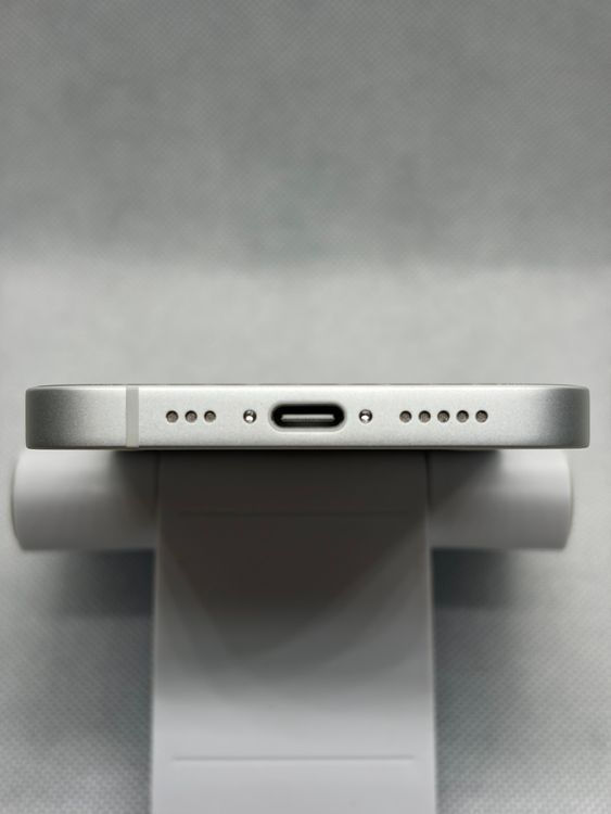 ������̤���� SIM�ե꡼ iPhone16e 128GB �ۥ磻��