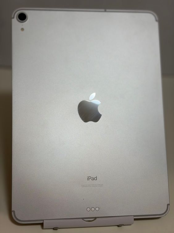 ���Хåƥ꡼85% SIM�ե꡼ iPad Pro ��1���� 11����� 256GB ����С�