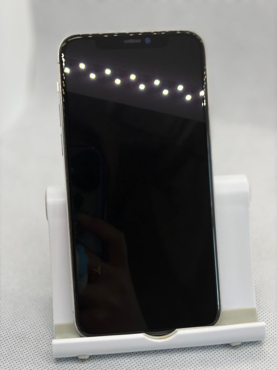 ���Хåƥ꡼86% SIM�ե꡼ iPhone11Pro 256GB ����С�