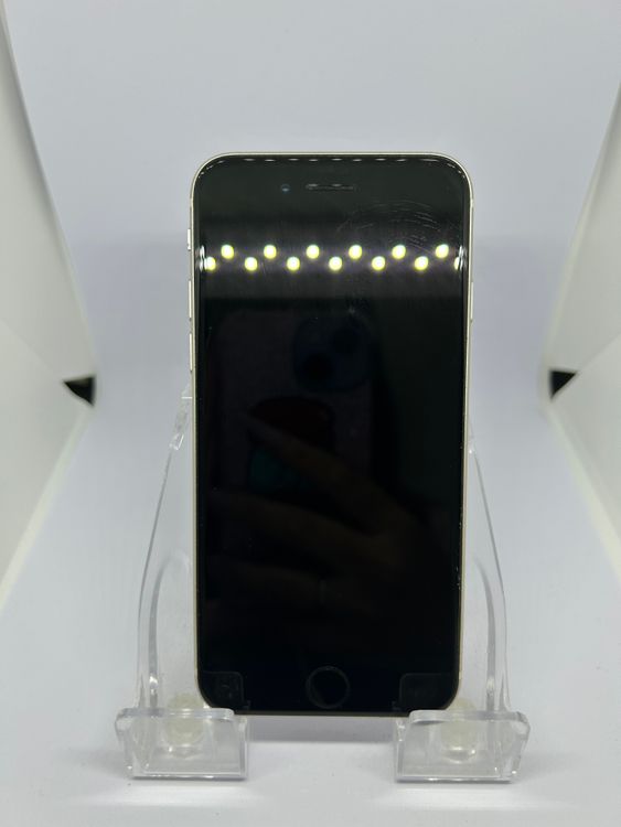 ��SIM�ե꡼ iPhoneSE��3����  64GB �������饤��