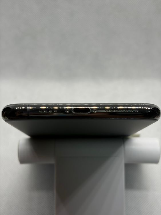 ���Хåƥ꡼84% SIM�ե꡼ iPhone11ProMax 256GB ���졼
