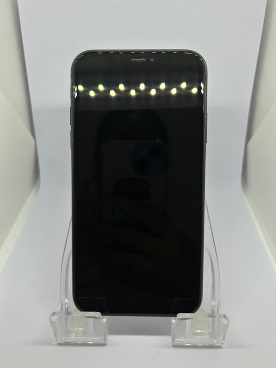 ��SIM�ե꡼ iPhone11  64GB �֥�å� �Хåƥ꡼77%