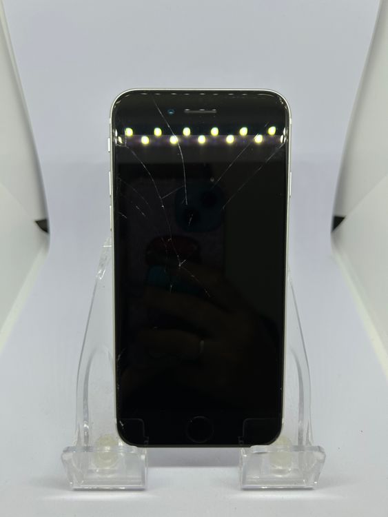 ��SIM�ե꡼ iPhoneSE��2����  64GB �ۥ磻�� �Хåƥ꡼82%