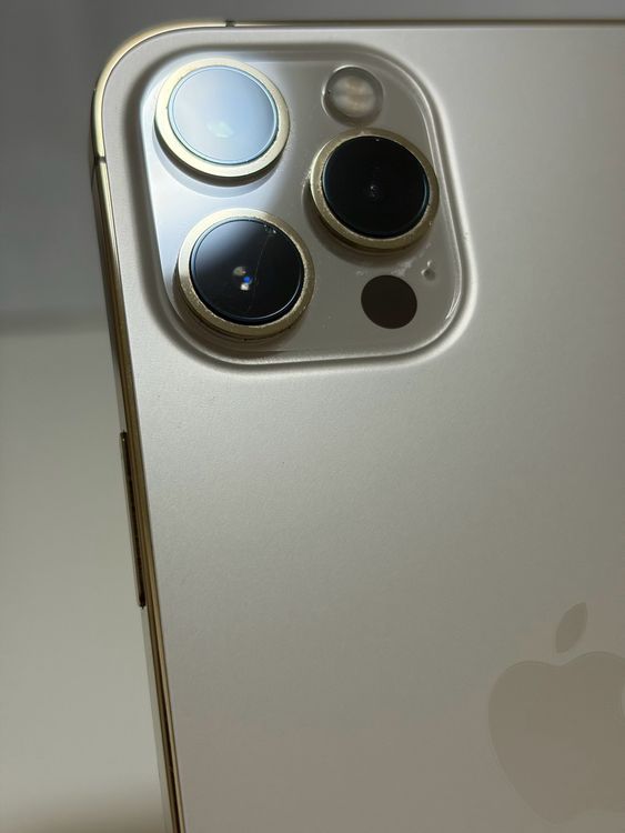 ���Хåƥ꡼86% SIM�ե꡼ iPhone12ProMax 128GB �������