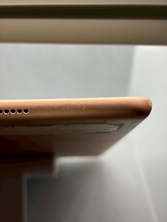 ���Хåƥ꡼90% SIM�ե꡼ iPad ��8���� 32GB �������