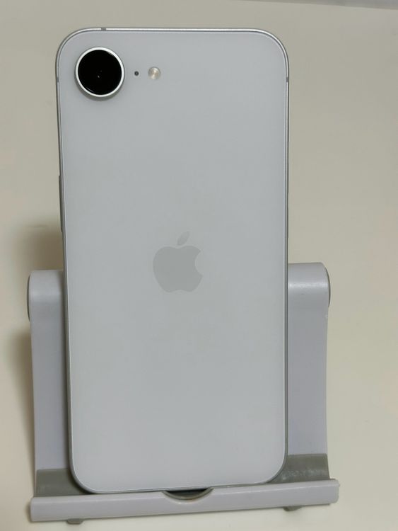 ���Хåƥ꡼100% Ķ���� SIM�ե꡼ iPhone16e 128GB �ۥ磻��