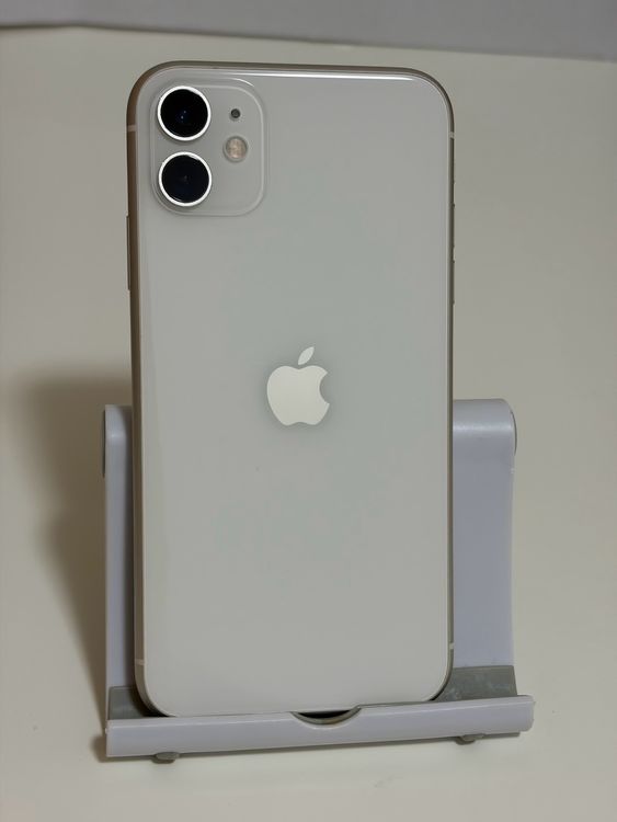 ���Хåƥ꡼81% SIM�ե꡼ iPhone11 128GB �ۥ磻��