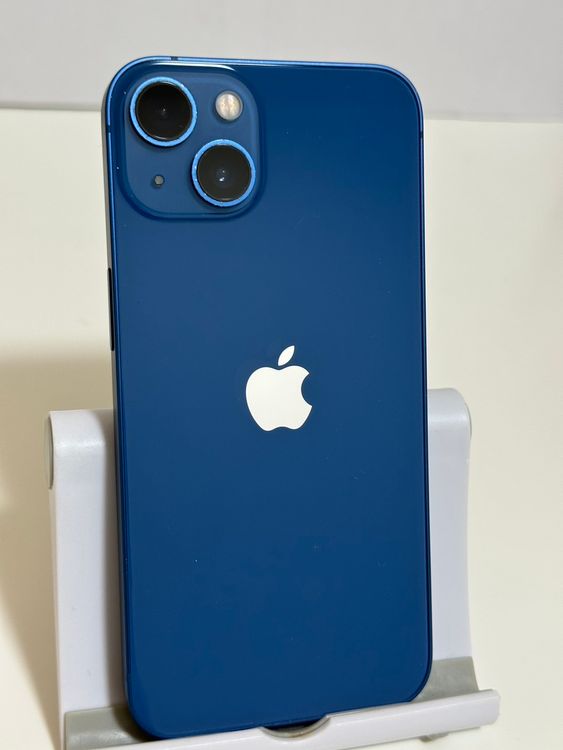 ���Хåƥ꡼82% SIM�ե꡼ iPhone13 128GB �֥롼