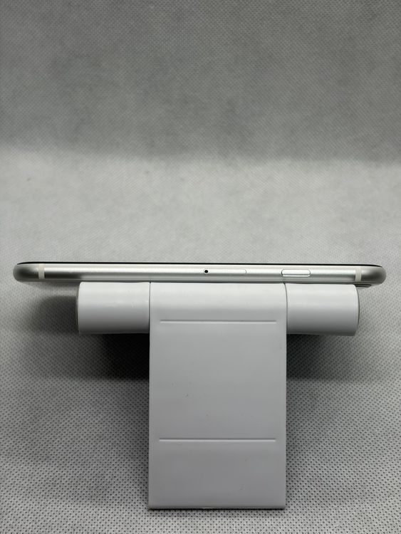 ��Ķ���� SIM�ե꡼ iPhoneSE ��2���� 64GB �ۥ磻�� �Хåƥ꡼80%
