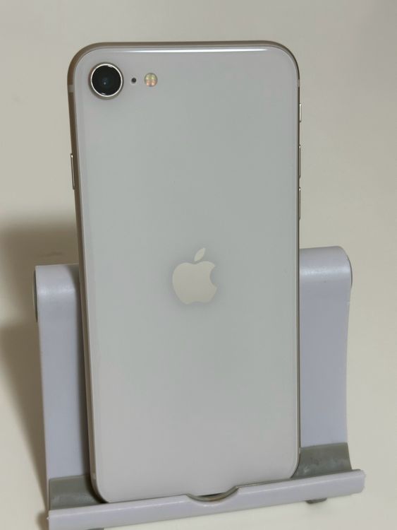 ���Хåƥ꡼83% SIM�ե꡼ iPhoneSE ��3���� 128GB �������饤��