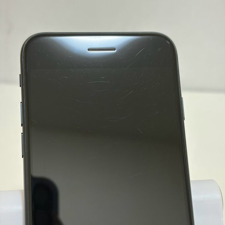 ���Хåƥ꡼83% SIM�ե꡼ iPhoneSE ��3���� 128GB �ߥåɥʥ���