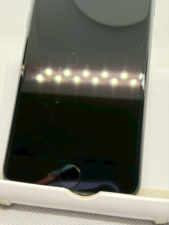 ���Хåƥ꡼94% SIM�ե꡼ iPhoneSE ��3���� 64GB �ߥåɥʥ���