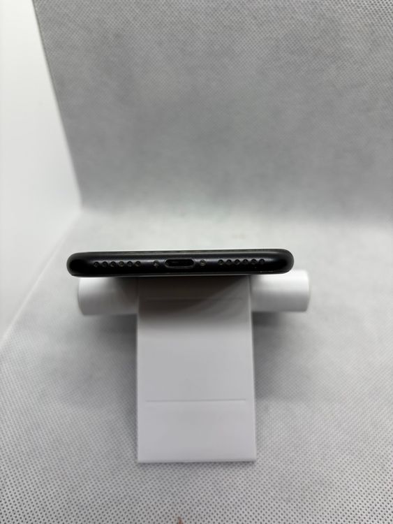 ���ϥԥͥ� ���� SIM�ե꡼ iPhoneSE ��2���� 64GB �֥�å� �Хåƥ꡼83%