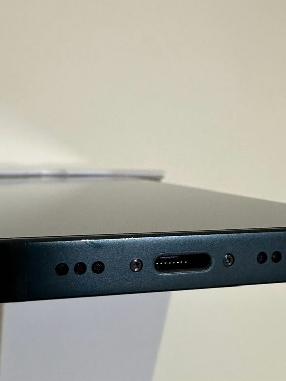 ���Хåƥ꡼86% ���� SIM�ե꡼ iPhone14 128GB �ߥåɥʥ���