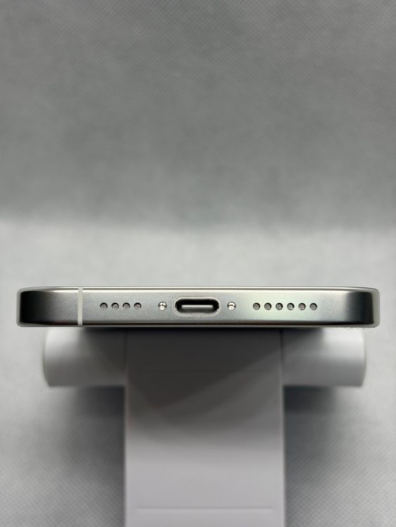 ������̤���� SIM�ե꡼ iPhone16ProMax 512GB �ۥ磻�ȥ����˥���