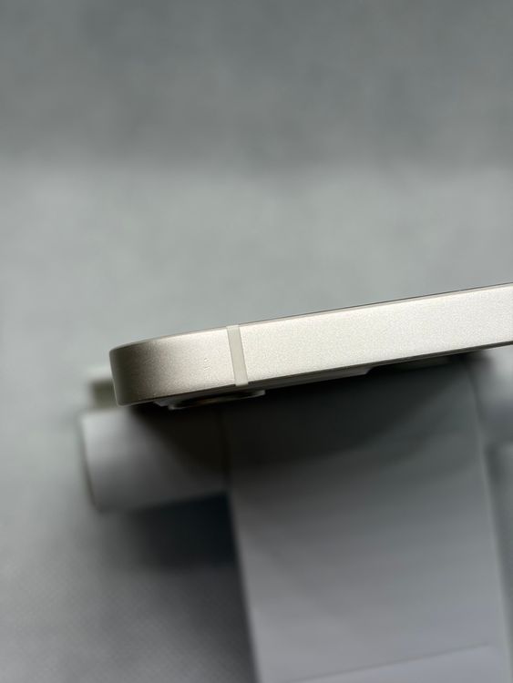 ���Хåƥ꡼85% SIM�ե꡼ iPhone12 64GB �ۥ磻��