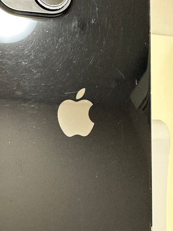 ���Хåƥ꡼83% SIM�ե꡼ iPhone14 128GB �ߥåɥʥ���