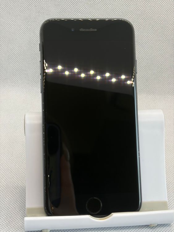 ���Хåƥ꡼85% SIM�ե꡼ iPhoneSE ��3���� 64GB �ߥåɥʥ���