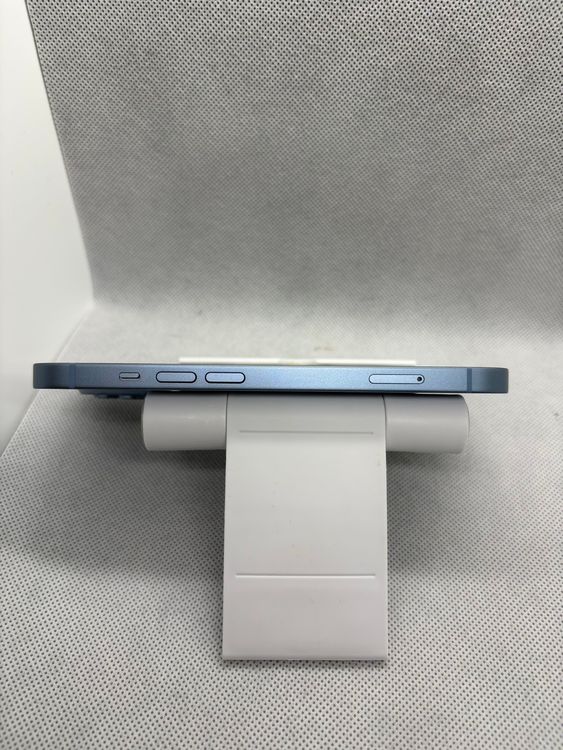 ��Ķ���� SIM�ե꡼ iPhone14 128GB �֥롼 �Хåƥ꡼82%