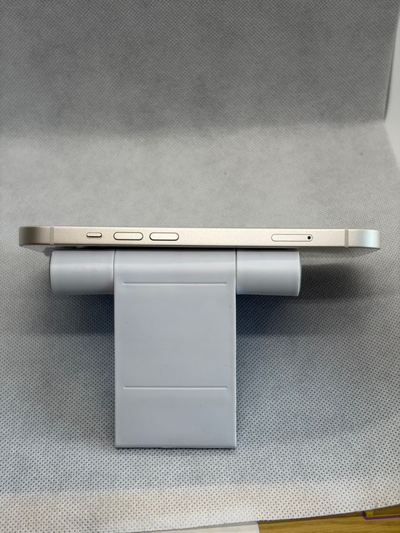 ���Хåƥ꡼83% ���� SIM�ե꡼ iPhone14 128GB �������饤��