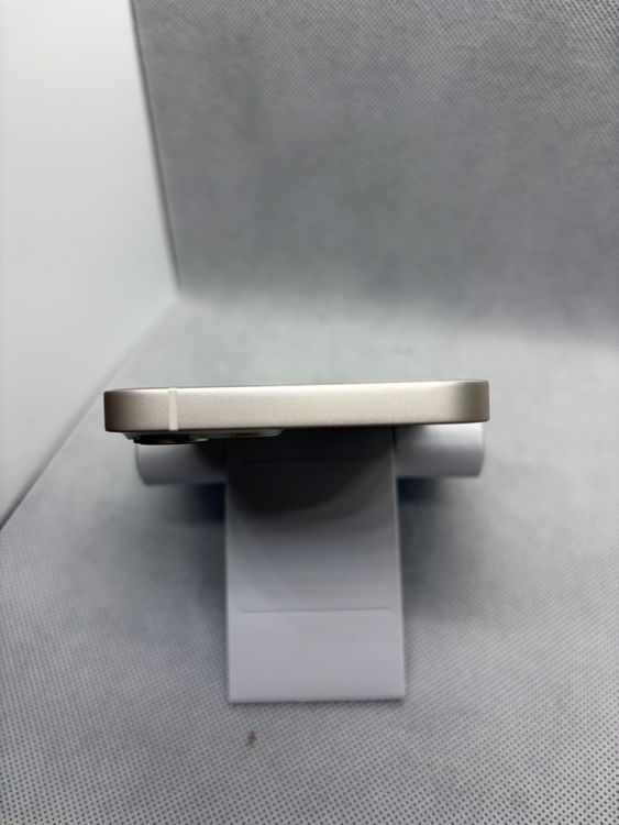 ���Хåƥ꡼88% SIM�ե꡼ iPhone13 128GB �������饤��