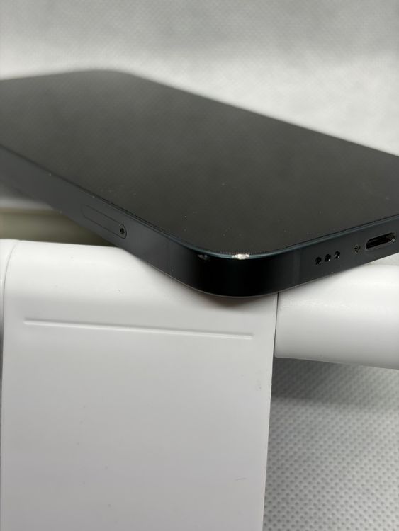 ��SIM�ե꡼ iPhone13 128GB �ߥåɥʥ��� �Хåƥ꡼82%