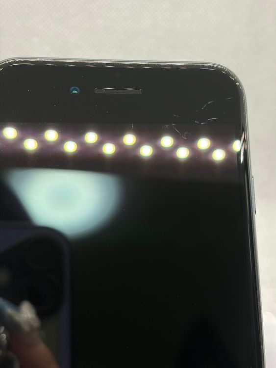 ���Хåƥ꡼93% SIM�ե꡼ iPhoneSE ��3���� 128GB �ߥåɥʥ���