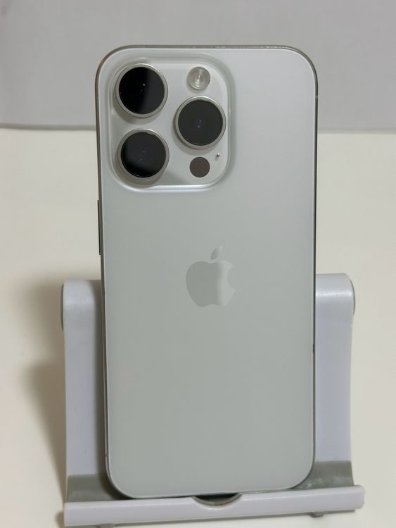 ���Хåƥ꡼92% SIM�ե꡼ iPhone15Pro 128GB �ۥ磻�ȥ����˥���