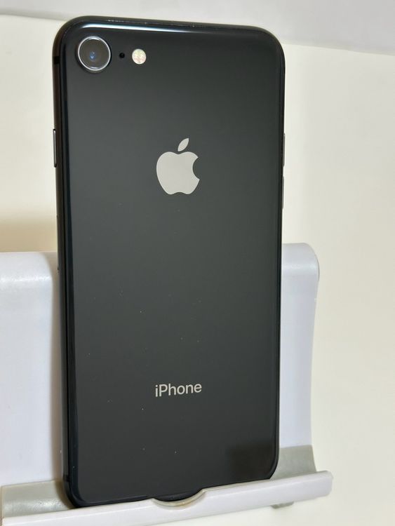 ���Хåƥ꡼80% SIM�ե꡼ iPhone8 64GB ���ڡ������쥤