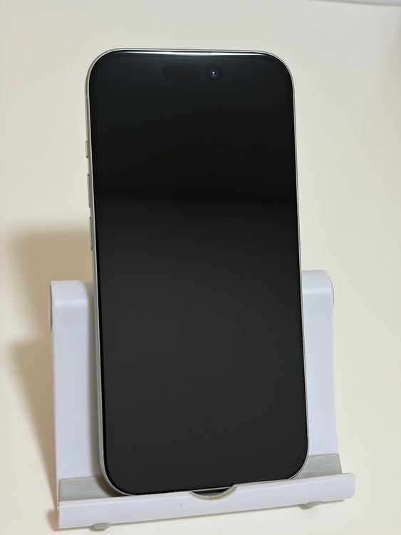 ���Хåƥ꡼84% SIM�ե꡼ iPhone15 128GB ���꡼��