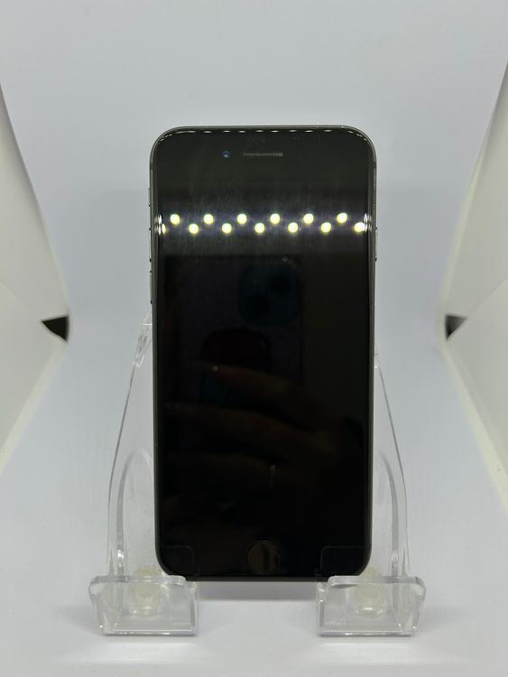 ��SIM�ե꡼ iPhone8  64GB ���ڡ������쥤 �Хåƥ꡼81%