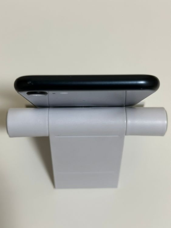 ��SIM�ե꡼ iPhoneSE ��3���� 128GB �ߥåɥʥ���