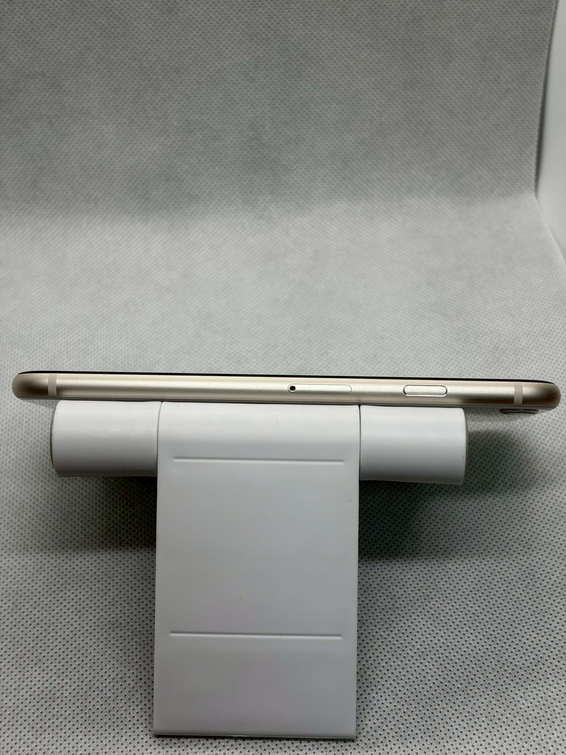 ムスビー｜○バッテリー98% 超美品 SIMフリー iPhoneSE 第3世代 128GB
