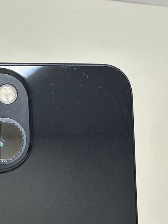 ���Хåƥ꡼83% SIM�ե꡼ iPhone13 256GB �ߥåɥʥ���