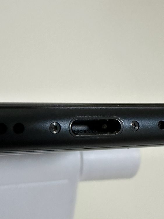 ���Хåƥ꡼100% Ķ���� SIM�ե꡼ iPhoneSE ��3���� 64GB �ߥåɥʥ���