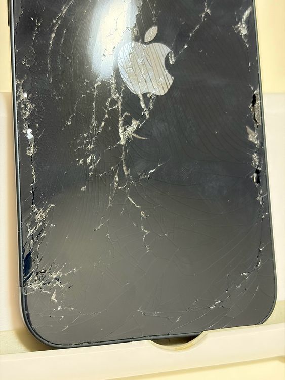 ���Хåƥ꡼84% SIM�ե꡼ iPhone14 128GB �ߥåɥʥ���