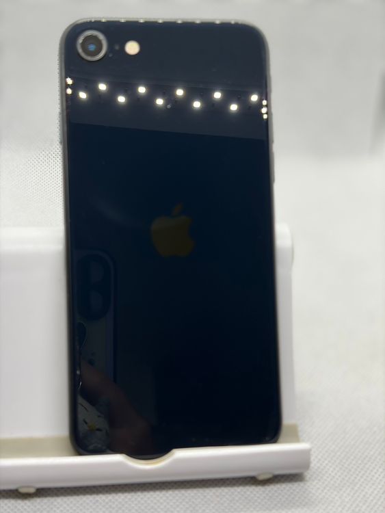 ���Хåƥ꡼89% SIM�ե꡼ iPhoneSE ��3���� 128GB �ߥåɥʥ���