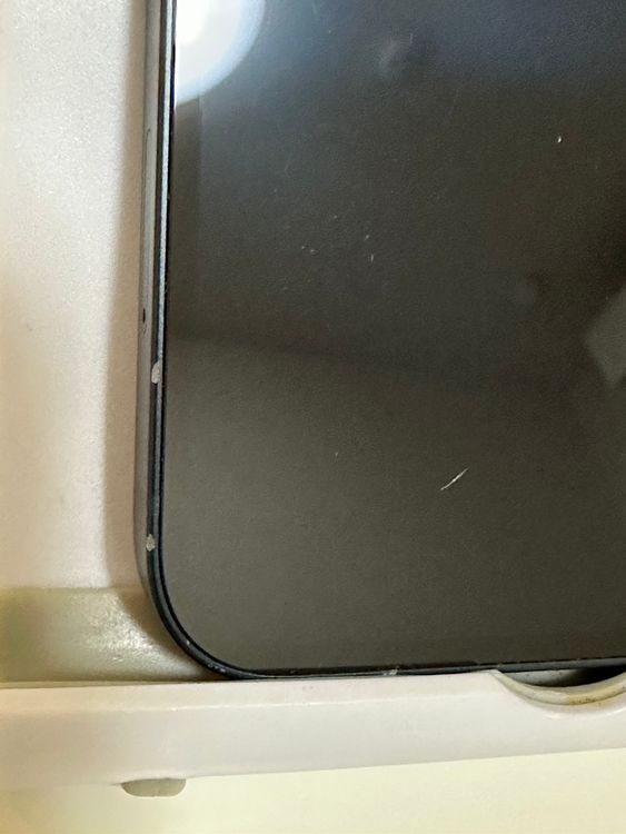 ���Хåƥ꡼83% SIM�ե꡼ iPhone14 128GB �ߥåɥʥ���